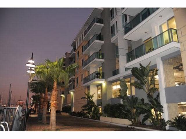 Building - Riviera Collection