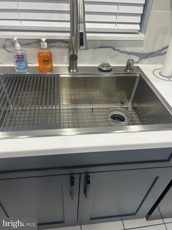 Building Photo - 2417 S Rosewood St