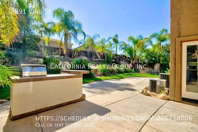 Building Photo - 32891 Vine St