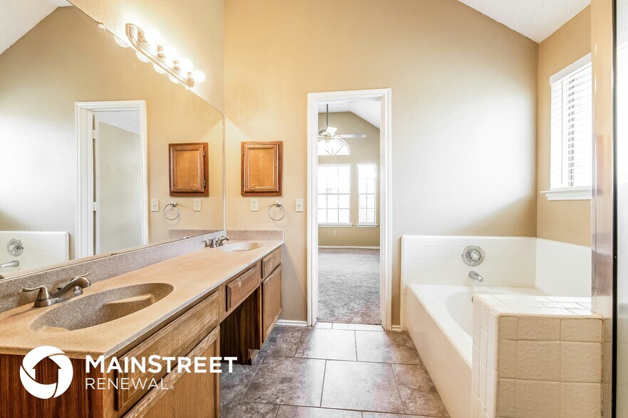 Building Photo - 1632 Riverway Bend Cir