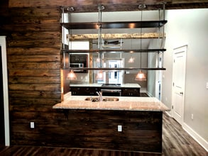 Building Photo - 1657 Mayhew St