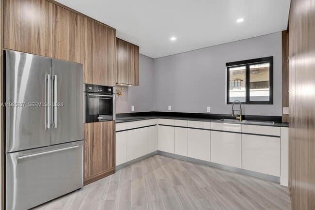 Building Photo - 8931 NE 2nd Ave