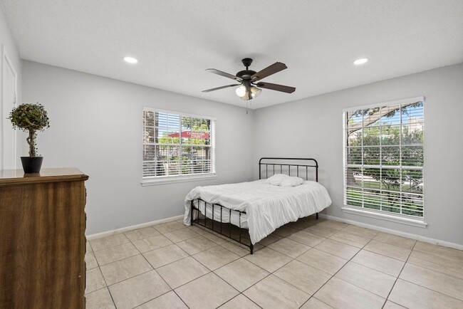 Building Photo - 7900 Westheimer Rd