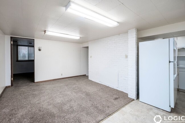 Building Photo - 811 E 50 S