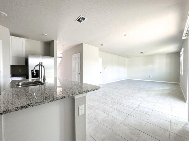 Building Photo - 484 Sun Warbler Wy