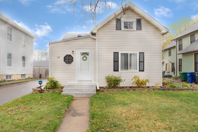 Primary Photo - 385 Stryker Ave