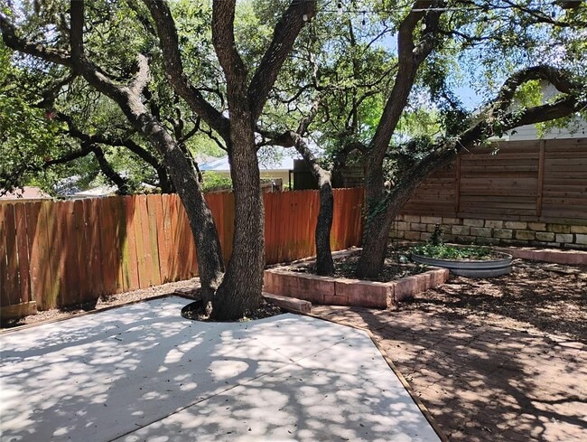 Building Photo - 2018 Ramona Cir