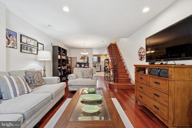 Building Photo - 2423 S Bancroft St