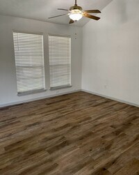 Building Photo - 479 Lost Rock Dr