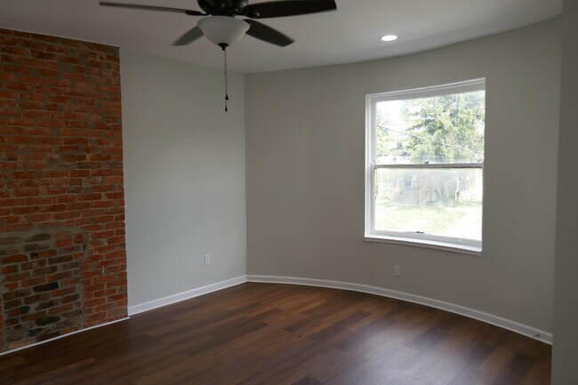 Bedroom - 875 Lexington Ave