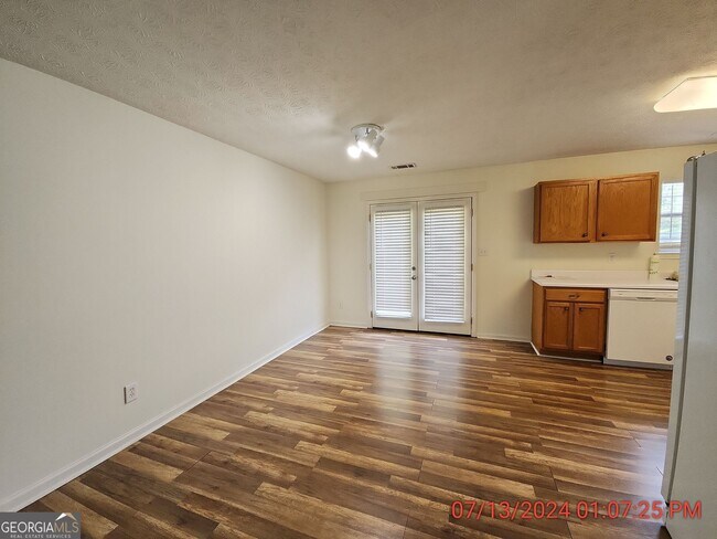 Building Photo - 311 Snapping Shoals Rd