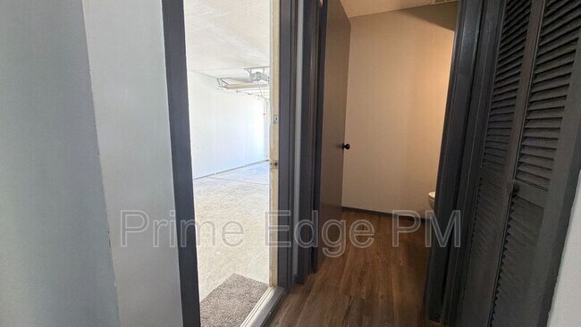 Building Photo - 1741 Ridgehaven Ct