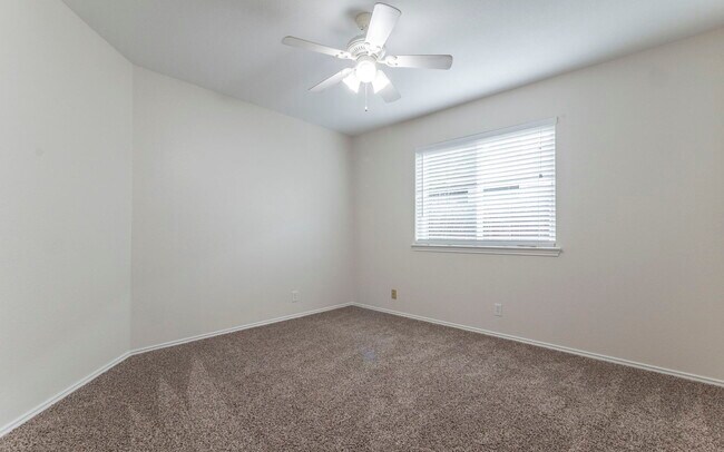 Building Photo - 14912 Big Falls Dr
