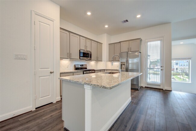 Building Photo - 1417 Adell Rose Ln