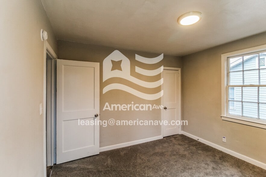 Building Photo - 2902 Pecan St