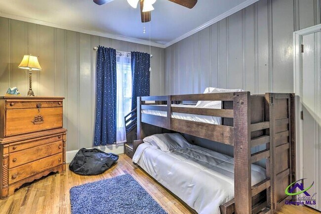 Building Photo - 422 Forrest Dr