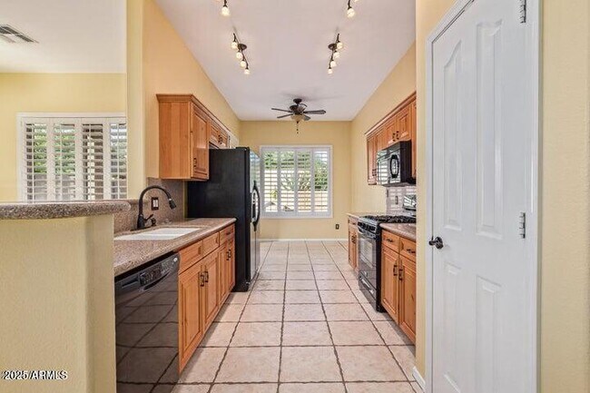 Building Photo - 4614 E Prickly Pear Trail