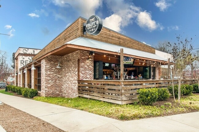 Building Photo - 312 Sloan Rd