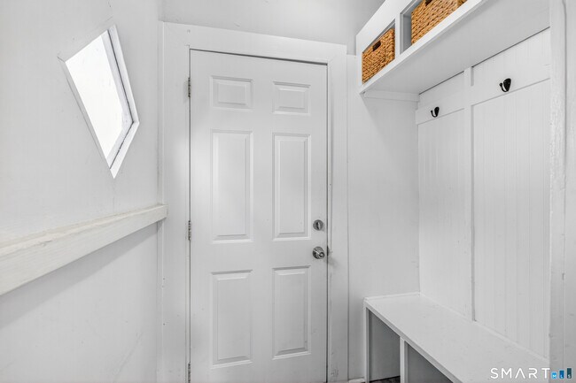 Building Photo - 380 Gurdon St