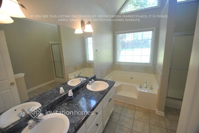 Building Photo - 717 Thornapple Trail SW