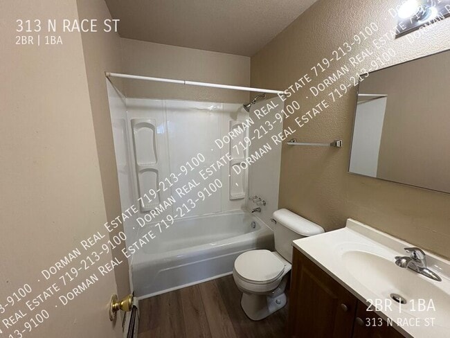 Building Photo - 313 N Race St