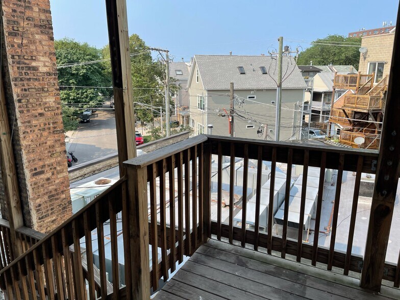 Building Photo - 2677 N Lincoln Ave