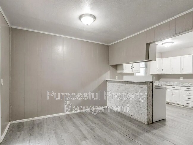 Building Photo - 6814 Lancer Ln