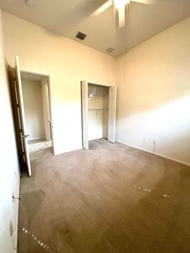 Building Photo - 9774 Isles Cay Dr