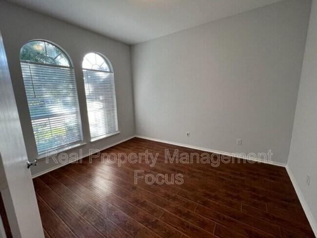 Building Photo - 1004 Trickham Dr