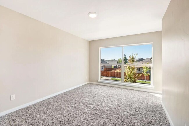 Building Photo - Beautiful Home in Highly Desired NW Redmond Neighborhood