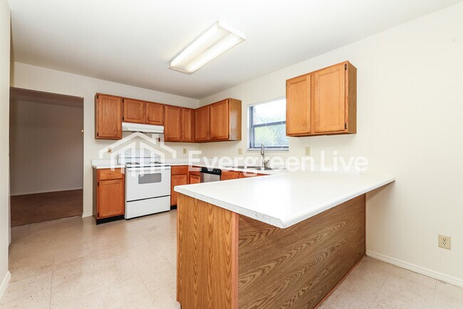 Building Photo - 6858 Charlesgate Rd