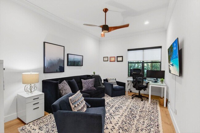 Building Photo - 17662 Cadena Dr