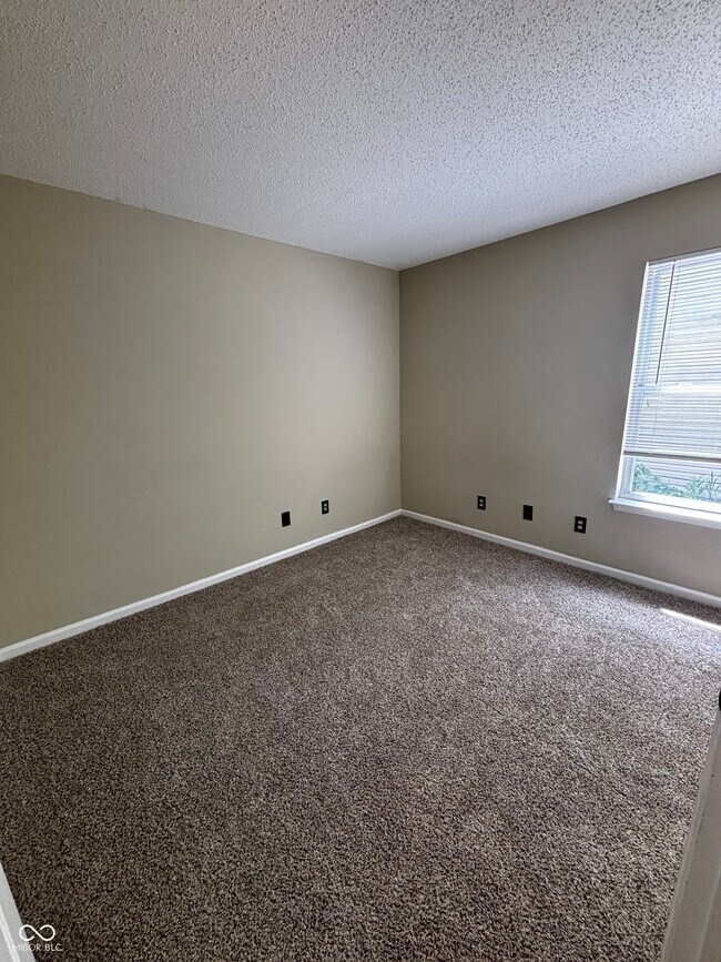 Building Photo - 2434 Harvest Moon Dr
