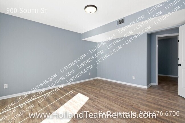 Building Photo - 900 South St