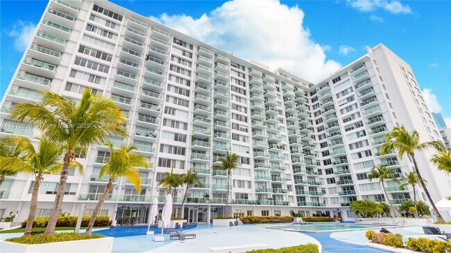 Building Photo - 1000 West Ave