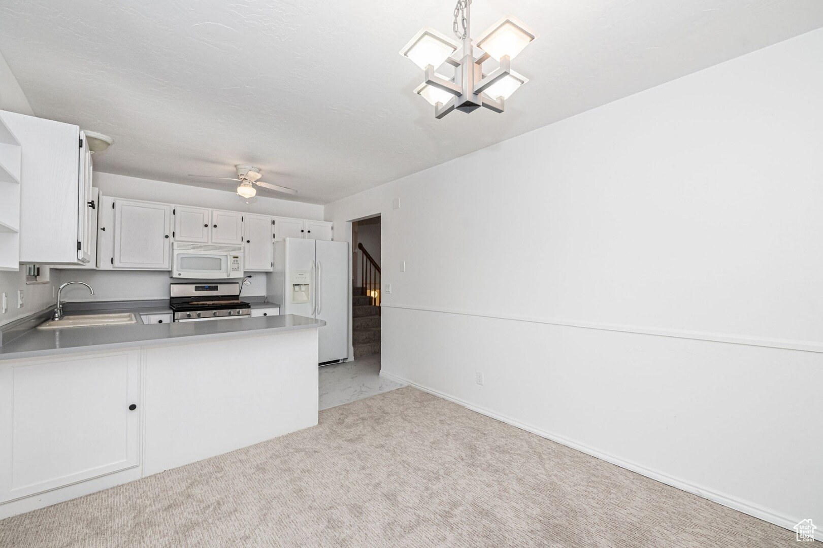 Building Photo - 6329 S Fairwind Dr