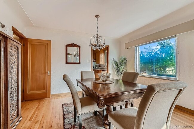 Building Photo - West Highlands - Amazing 32nd Ave, 2 Bed, 1 Bath Unit in Duplex- Shared Yard/Common Space