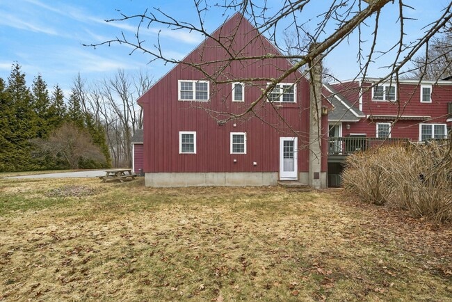 Building Photo - 178 Exeter Rd