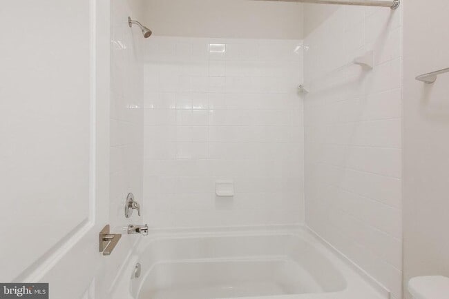 Building Photo - 3897 Hillview Ct