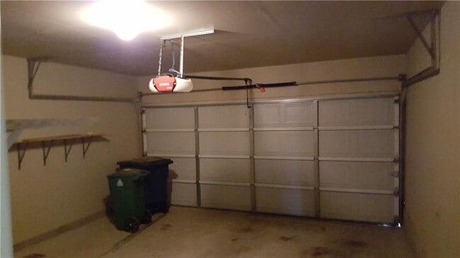 Building Photo - 525 Celery Loop