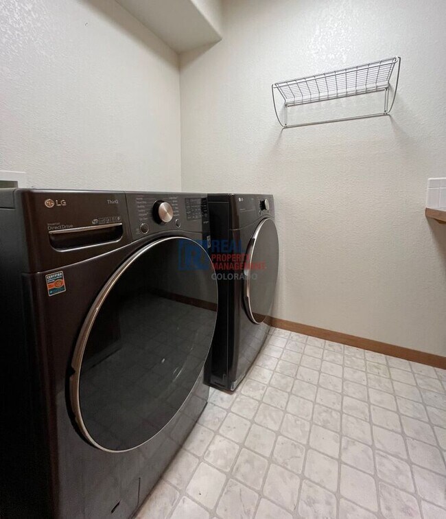Building Photo - 2511 Glendale Ct