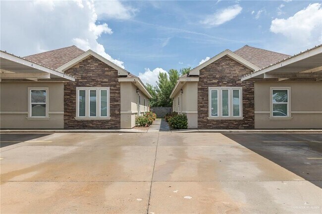 Primary Photo - 4 Tinsley Ave