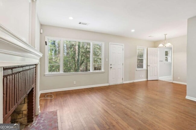 Building Photo - 1840 Camellia Dr