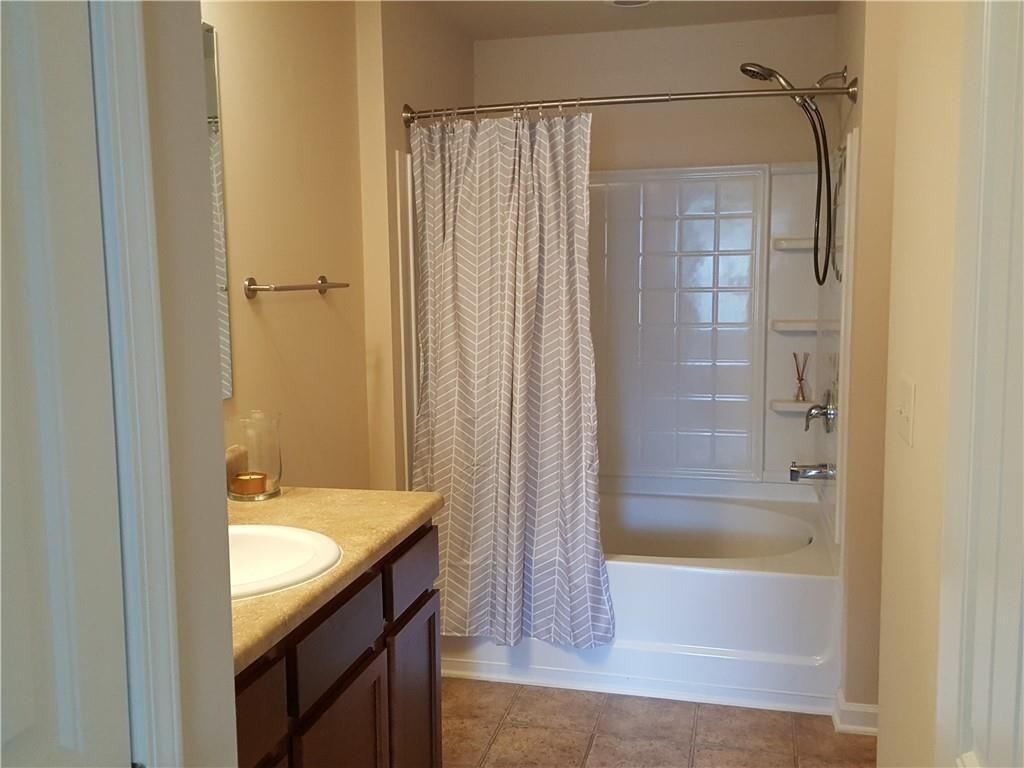 Building Photo - 805 Pleasant Hill Rd