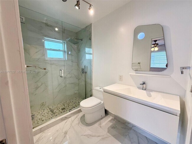 Building Photo - 16665 SW 93rd Ct