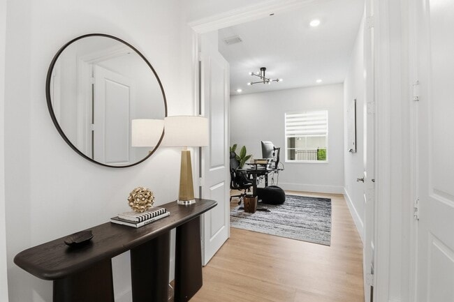 Building Photo - 655 Hookline Cir