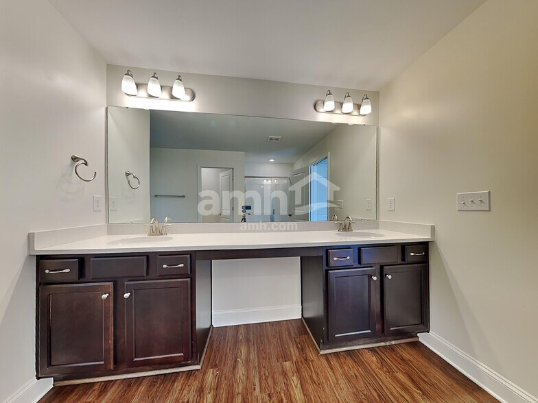 Building Photo - 1204 Bethany Dallas Dr