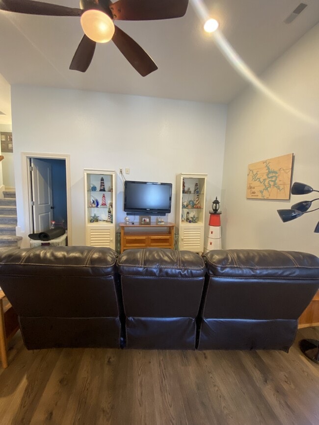 Building Photo - 287 Mission Bay DR