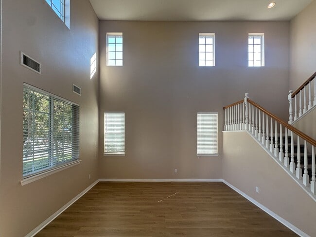 Building Photo - Available now! Beautiful 4 Bedroom Home for Rent in WOLF CREEK community of South Temecula!