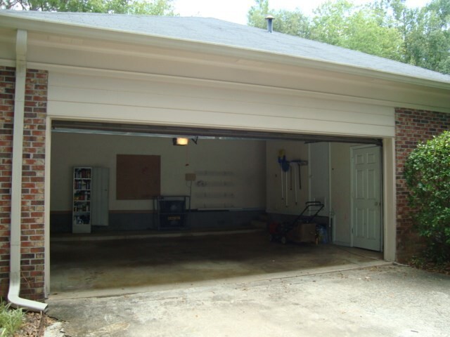 Building Photo - Home in Brookstone Subdivision